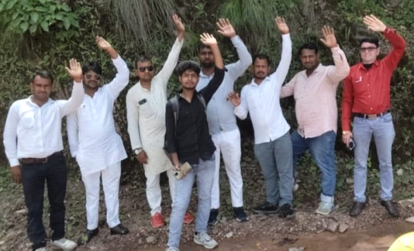 प्रभूनाथ यात्रा पर जाने वाले भारतीय नागरिकों के साथ नेपाली पुलिस कर रहीं सौतेला व्यवहार 