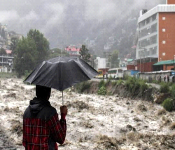 हिमाचल में मानसून बना मुसीबत: खनियारा में फ्लैश फ्लड से 4 मजदूरों की मौत, कई लापता