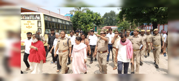 10 जुलाई को गुरु पूर्णिमा महोत्सव को लेकर डीएम एसपी पहुंचे शक्क्तेसगढ आश्रम तैयारीयों का लिया जायजा 