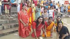 वाराणसी में किन्नर समाज ने किया बाबा विश्वनाथ का जलाभिषेक