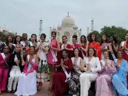 25 देशों की सुंदरियों ने देखा ताजमहल