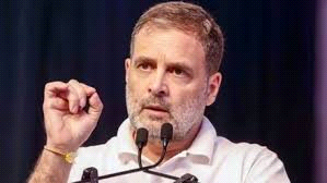 राहुल बोले, संविधान पर होने वाले वार पर सबसे पहले खड़ा रहूंगा