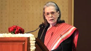 सोनिया बोलीं, सरकार नेहरू को इतिहास से मिटाना चाहती है