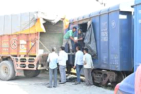 अमूल दूध की विशेष ट्रेन गुजरात से जम्मू-कश्मीर पहुंची