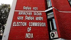 चुनाव आयोग ने राहुल गांधी के आरोपों को किया खारिज