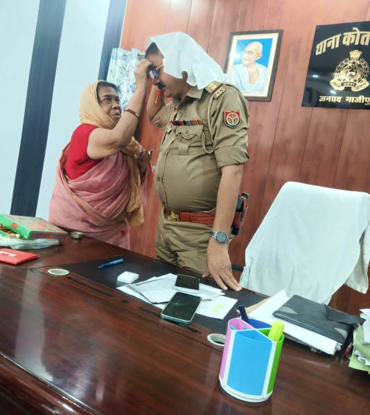 साहब! लोगों से आपकी अच्छाई सुनकर आ गई आपको राखी बांधने 