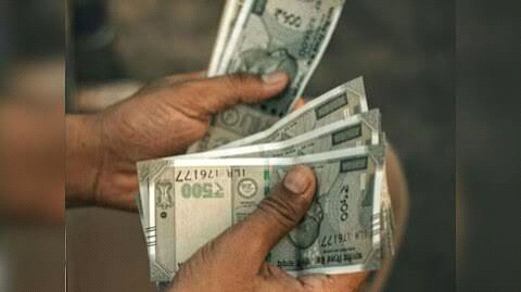 विधायकों ने किया एक महीने का वेतन देने का ऐलान