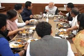 राजग में नये शामिल हुए सांसदों से मोदी ने की नाश्ते पर बैठक